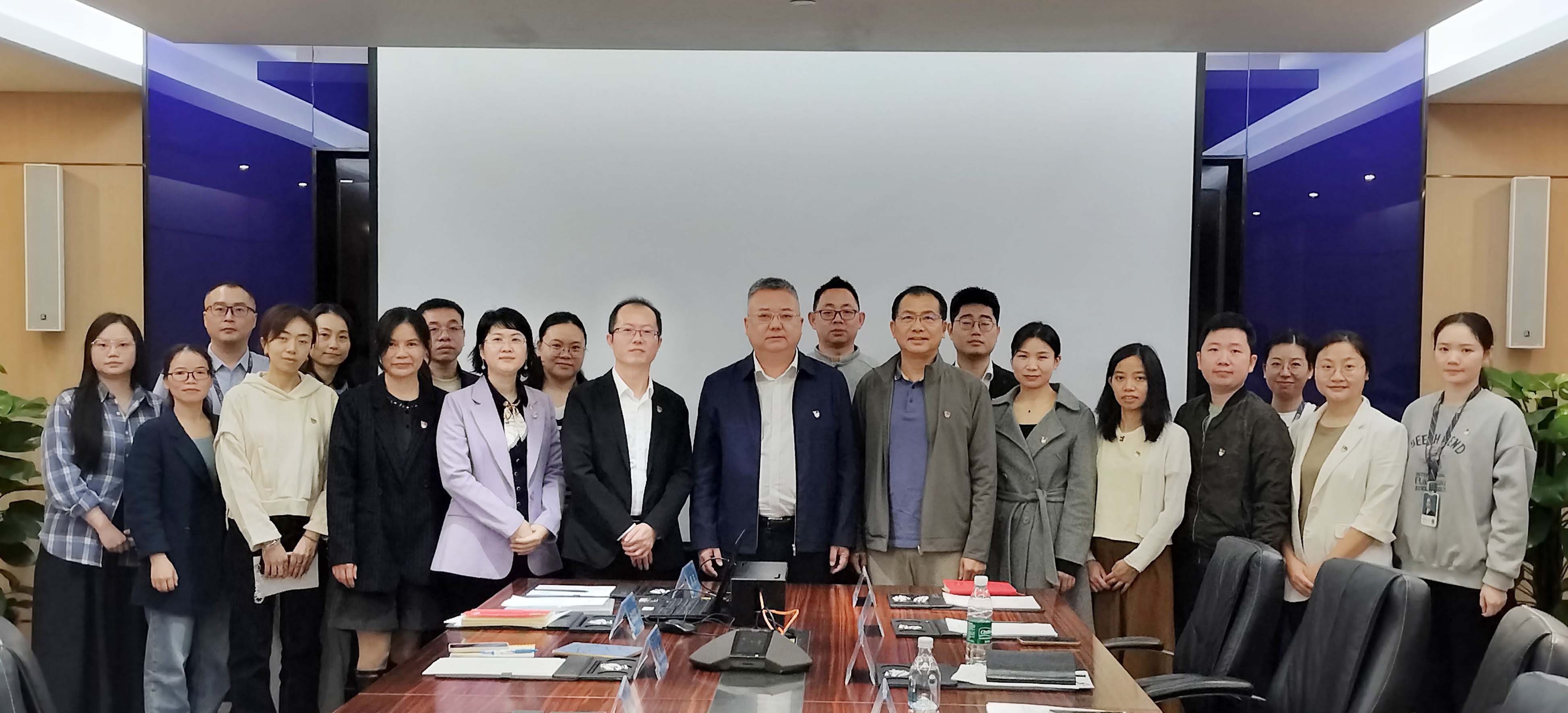 李程任深圳市9001cc金沙以诚为本供应链股份有限公司党委书记，钟志华任党委副书记、纪委书记